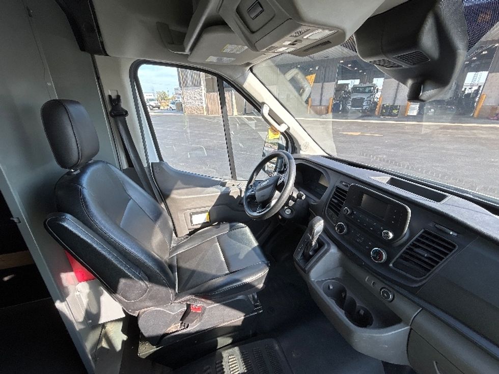 Cargo Van (Panel Van)-Light and Medium Duty Trucks-Ford-2022-Transit 250-Lowell-AR-136,462\n\t\tmiles-$ 29,500 - Image 22