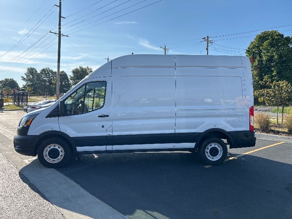 Cargo Van (Panel Van)-Light and Medium Duty Trucks-Ford-2022-Transit 250-Lowell-AR-136,462\n\t\tmiles-$ 29,500 - Image 4
