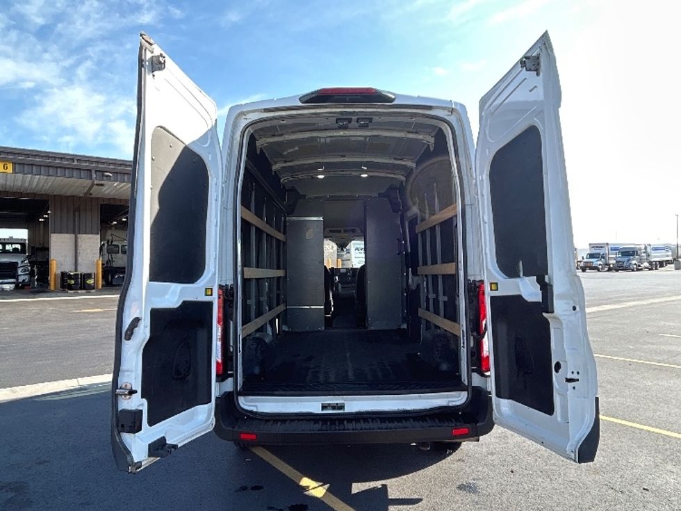Cargo Van (Panel Van)-Light and Medium Duty Trucks-Ford-2022-Transit 250-Lowell-AR-136,462\n\t\tmiles-$ 29,500 - Image 9