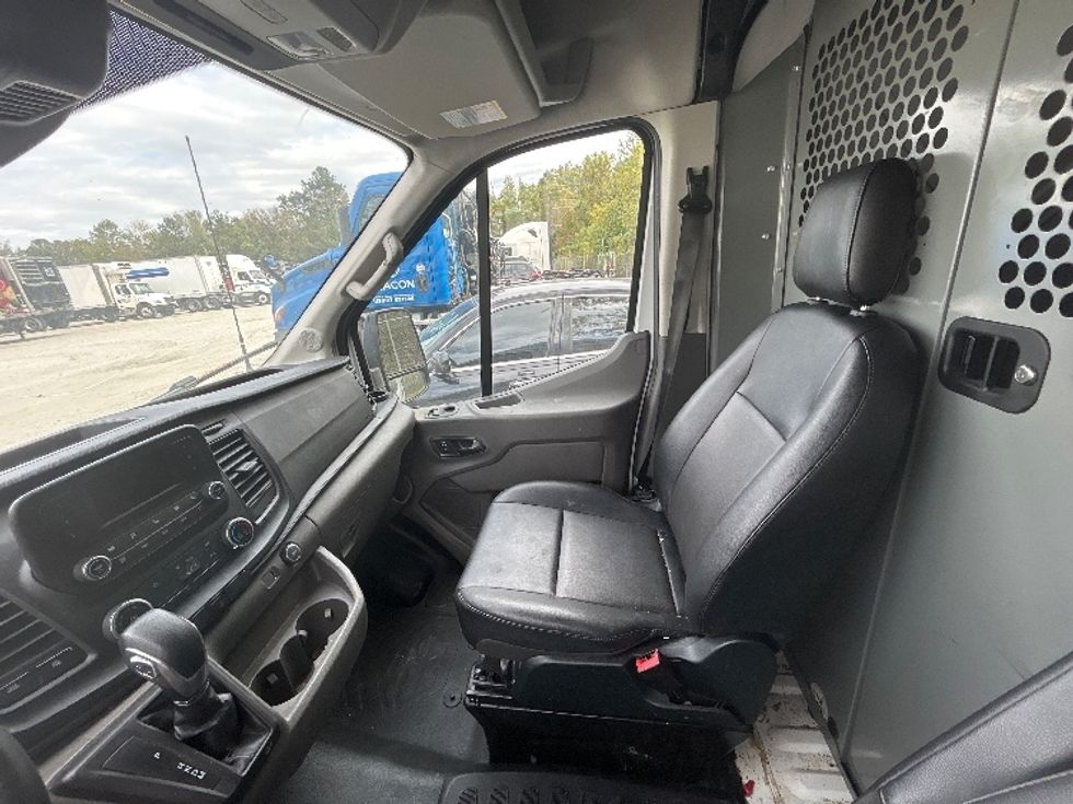 Cargo Van (Panel Van)-Light and Medium Duty Trucks-Ford-2022-Transit 250-Macon-GA-130,340\n\t\tmiles-$ 33,250 - Image 16