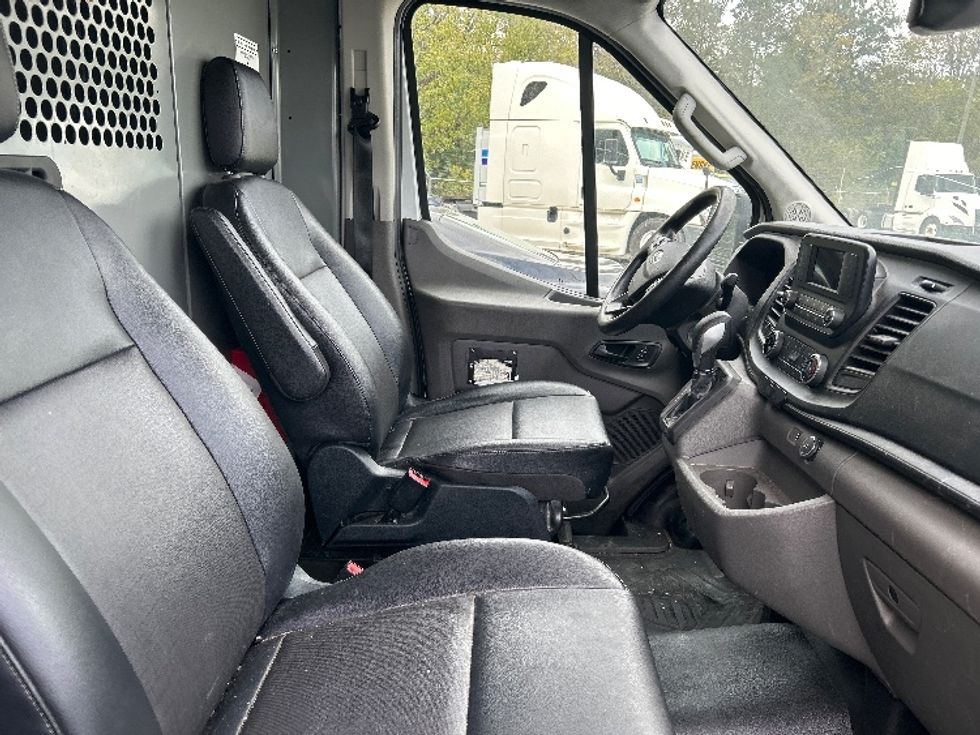 Cargo Van (Panel Van)-Light and Medium Duty Trucks-Ford-2022-Transit 250-Macon-GA-130,340\n\t\tmiles-$ 33,250 - Image 22