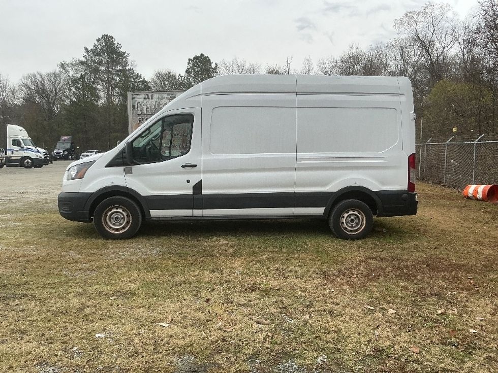 Cargo Van (Panel Van)-Light and Medium Duty Trucks-Ford-2022-Transit 250-Macon-GA-130,340\n\t\tmiles-$ 33,250 - Image 4