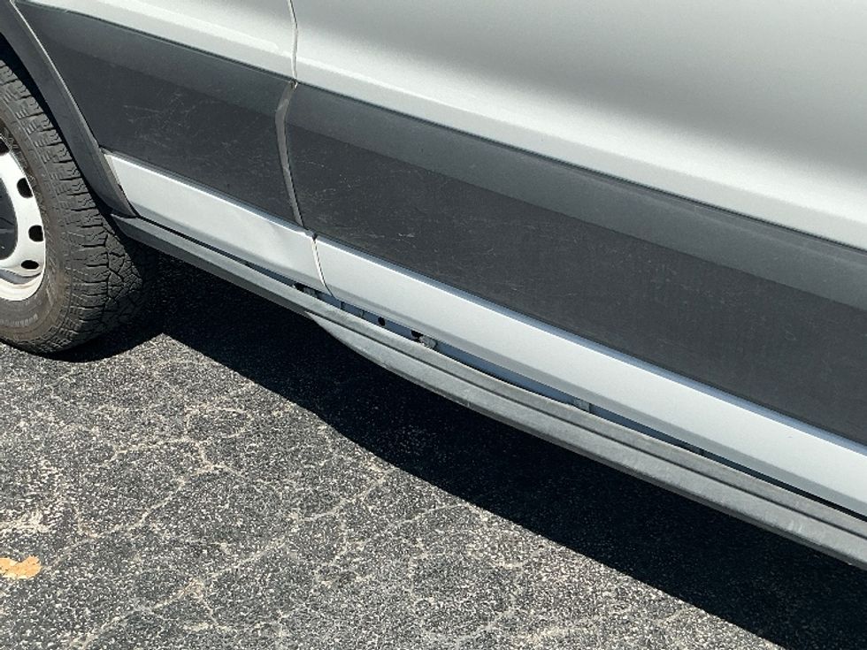 Cargo Van (Panel Van)-Light and Medium Duty Trucks-Ford-2022-Transit 250-Mebane-NC-114,271\n\t\tmiles-$ 33,000 - Image 25