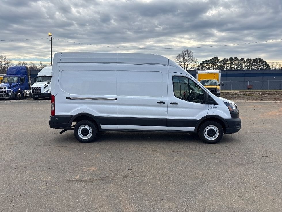 Cargo Van (Panel Van)-Light and Medium Duty Trucks-Ford-2022-Transit 250-Mebane-NC-121,617\n\t\tmiles-$ 32,000 - Image 13