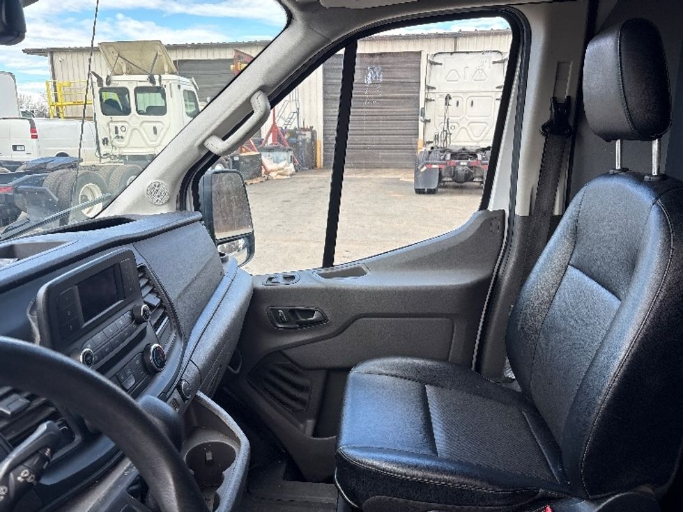 Cargo Van (Panel Van)-Light and Medium Duty Trucks-Ford-2022-Transit 250-Mebane-NC-121,617\n\t\tmiles-$ 32,000 - Image 17