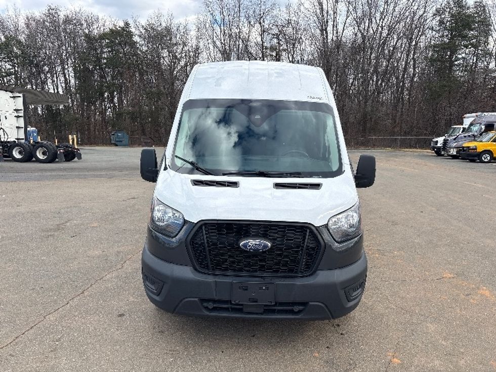 Cargo Van (Panel Van)-Light and Medium Duty Trucks-Ford-2022-Transit 250-Mebane-NC-121,617\n\t\tmiles-$ 32,000 - Image 2