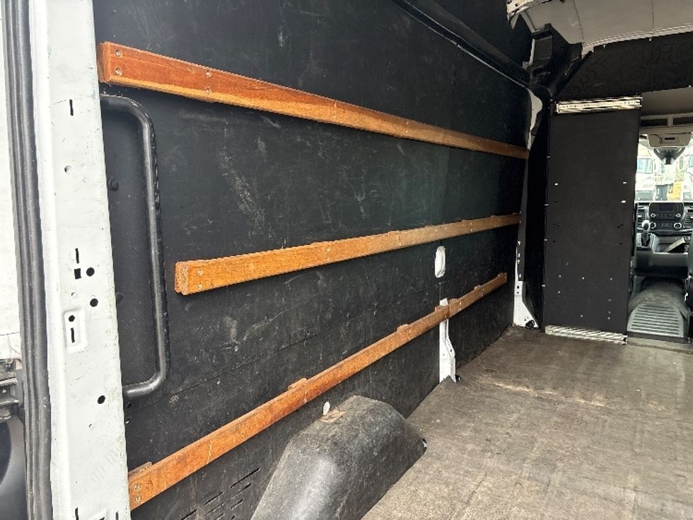 Cargo Van (Panel Van)-Light and Medium Duty Trucks-Ford-2022-Transit 250-Mebane-NC-121,617\n\t\tmiles-$ 32,000 - Image 9