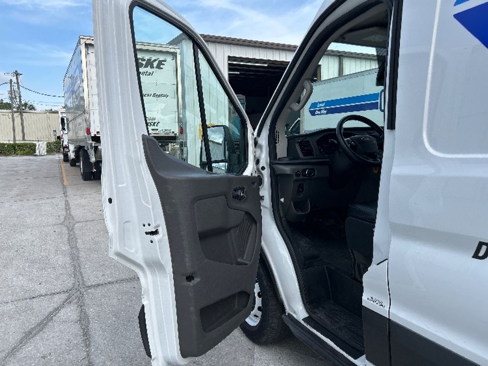 Cargo Van (Panel Van)-Light and Medium Duty Trucks-Ford-2022-Transit 250-Melbourne-FL-76,509\n\t\tmiles-$ 38,750 - Image 16