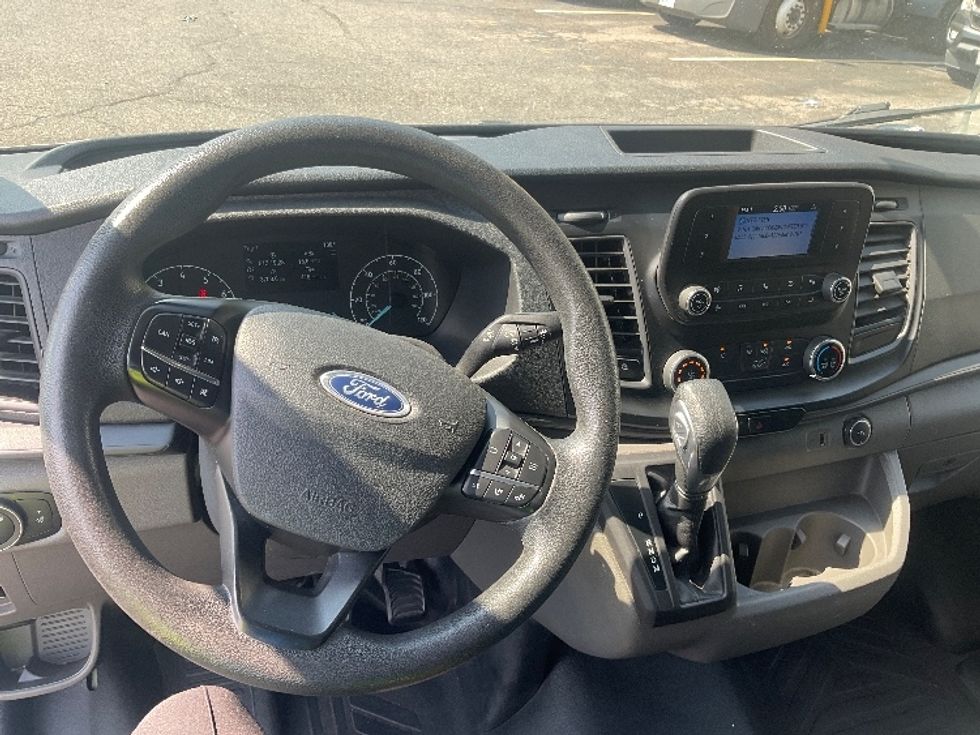 Cargo Van (Panel Van)-Light and Medium Duty Trucks-Ford-2022-Transit 250-Memphis-TN-104,522\n\t\tmiles-$ 32,250 - Image 14