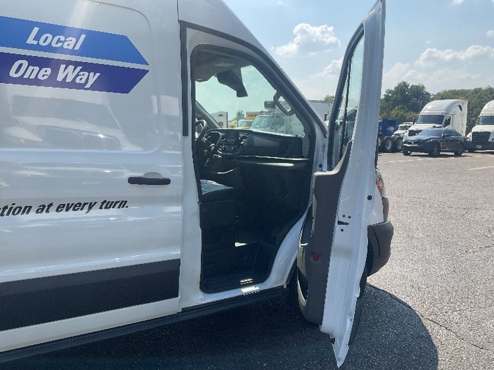 Cargo Van (Panel Van)-Light and Medium Duty Trucks-Ford-2022-Transit 250-Memphis-TN-104,522\n\t\tmiles-$ 32,250 - Image 16