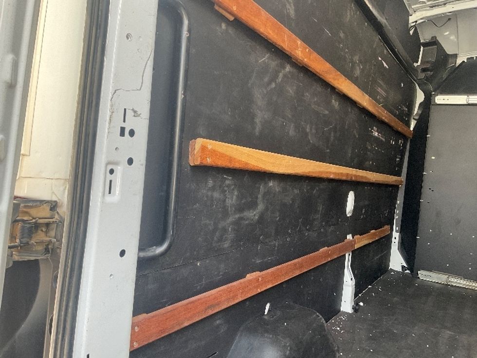 Cargo Van (Panel Van)-Light and Medium Duty Trucks-Ford-2022-Transit 250-Memphis-TN-104,522\n\t\tmiles-$ 32,250 - Image 8