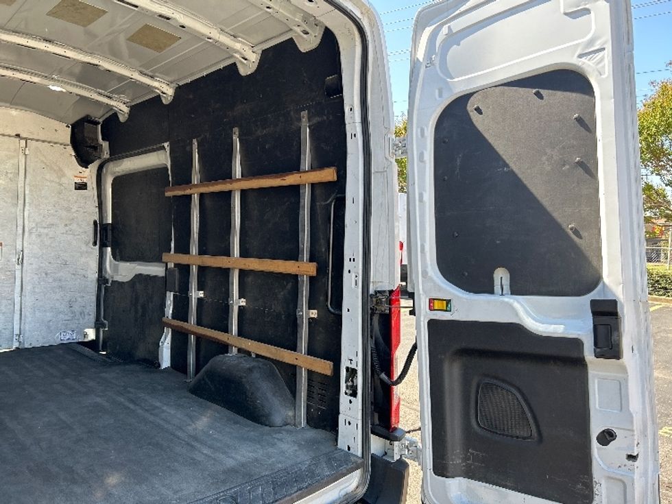 Cargo Van (Panel Van)-Light and Medium Duty Trucks-Ford-2022-Transit 250-Memphis-TN-123,250\n\t\tmiles-$ 31,000 - Image 11