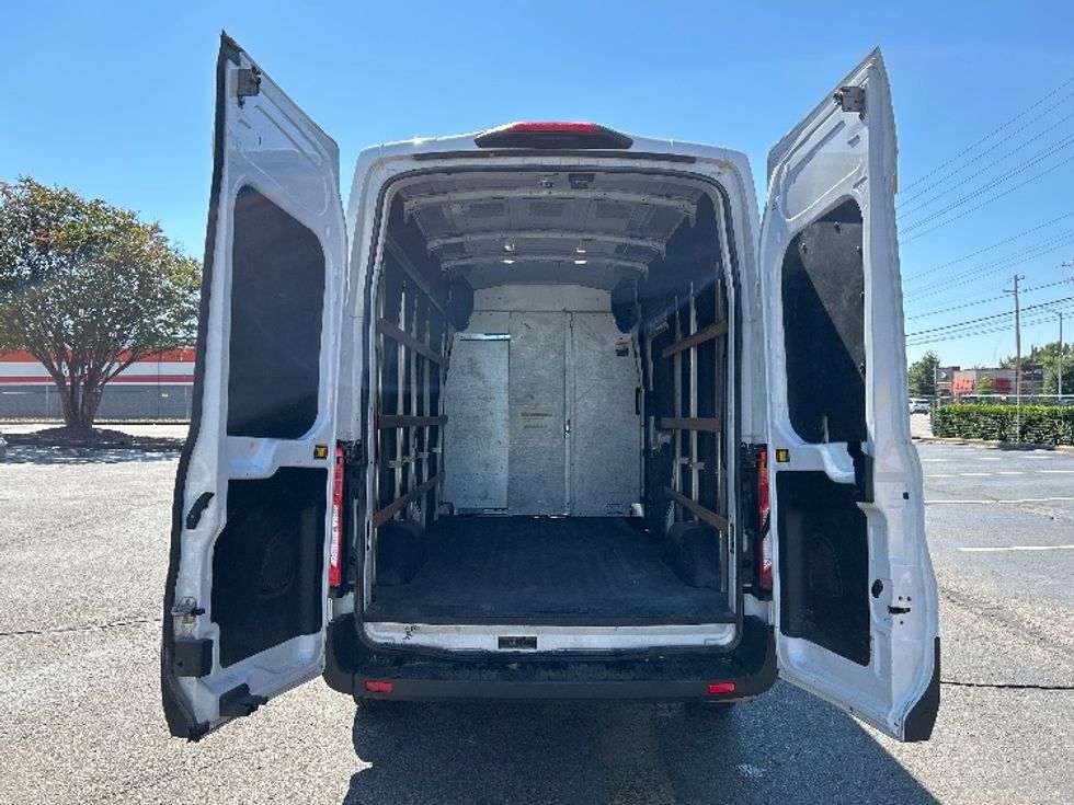 Cargo Van (Panel Van)-Light and Medium Duty Trucks-Ford-2022-Transit 250-Memphis-TN-123,250\n\t\tmiles-$ 31,000 - Image 8