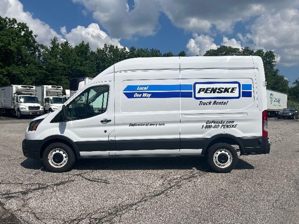 Cargo Van (Panel Van)-Light and Medium Duty Trucks-Ford-2022-Transit 250-Middlefield-OH-111,059\n\t\tmiles-$ 32,750 - Image 4