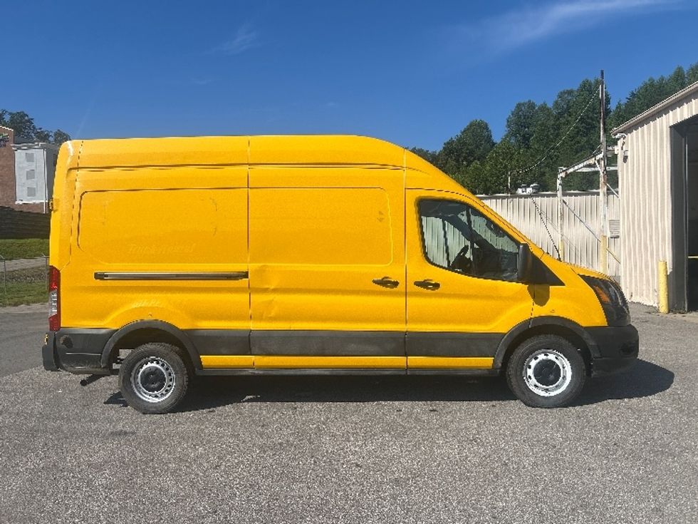 Cargo Van (Panel Van)-Light and Medium Duty Trucks-Ford-2022-Transit 250-Millwood-WV-147,225\n\t\tmiles-$ 24,000 - Image 13