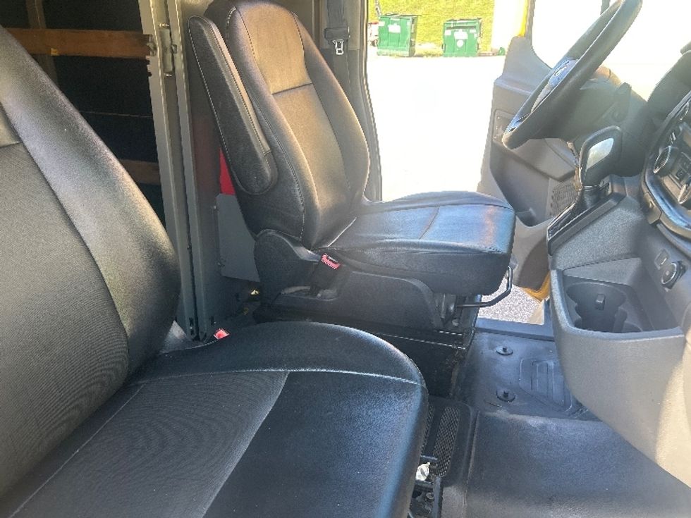 Cargo Van (Panel Van)-Light and Medium Duty Trucks-Ford-2022-Transit 250-Millwood-WV-147,225\n\t\tmiles-$ 24,000 - Image 20