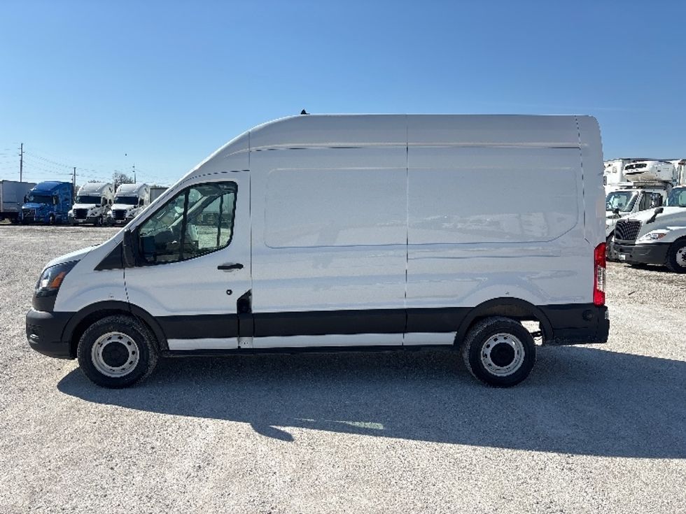 Cargo Van (Panel Van)-Light and Medium Duty Trucks-Ford-2022-Transit 250-Moberly-MO-102,348\n\t\tmiles-$ 15,000 - Image 4