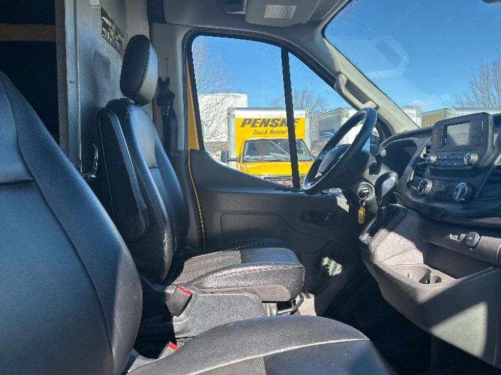 Cargo Van (Panel Van)-Light and Medium Duty Trucks-Ford-2022-Transit 250-Montgomery-NY-106,365\n\t\tmiles-$ 29,250 - Image 19