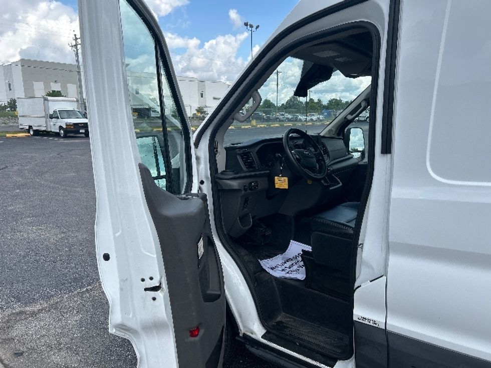 Cargo Van (Panel Van)-Light and Medium Duty Trucks-Ford-2022-Transit 250-Nashville (Mount Juliet)-TN-99,794\n\t\tmiles-$ 36,500 - Image 15