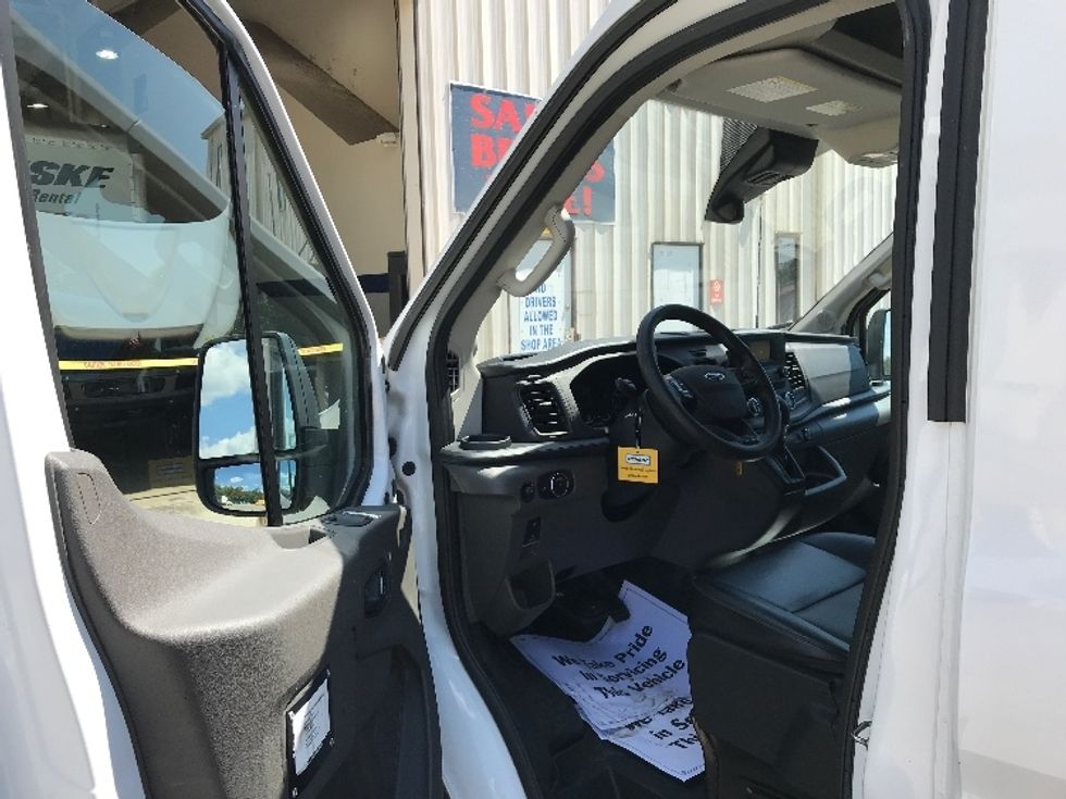 Cargo Van (Panel Van)-Light and Medium Duty Trucks-Ford-2022-Transit 250-Nashville-TN-108,456\n\t\tmiles-$ 33,000 - Image 16