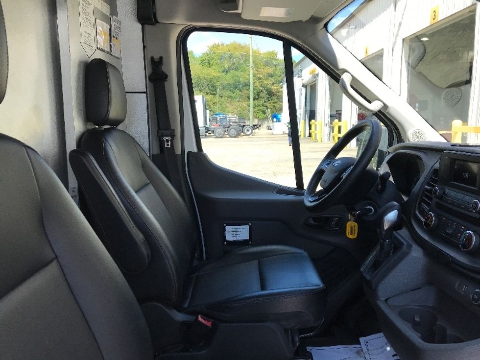 Cargo Van (Panel Van)-Light and Medium Duty Trucks-Ford-2022-Transit 250-Nashville-TN-108,456\n\t\tmiles-$ 33,000 - Image 22