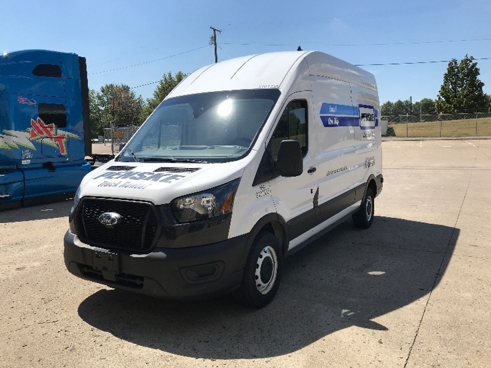 Cargo Van (Panel Van)-Light and Medium Duty Trucks-Ford-2022-Transit 250-Nashville-TN-108,456\n\t\tmiles-$ 33,000 - Image 3