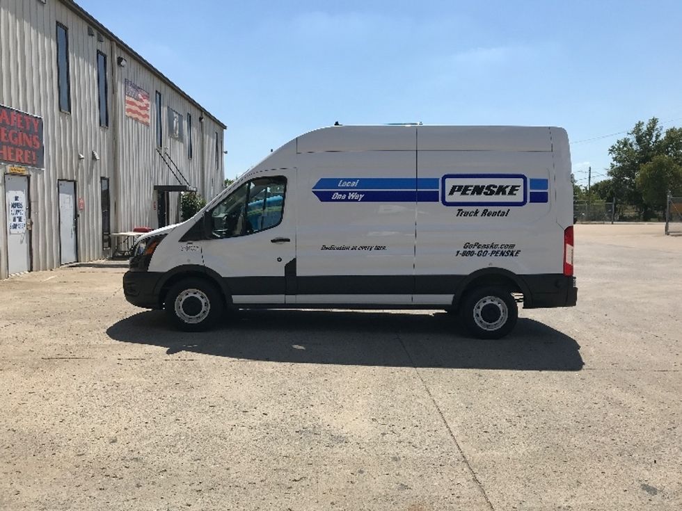 Cargo Van (Panel Van)-Light and Medium Duty Trucks-Ford-2022-Transit 250-Nashville-TN-108,456\n\t\tmiles-$ 33,000 - Image 4