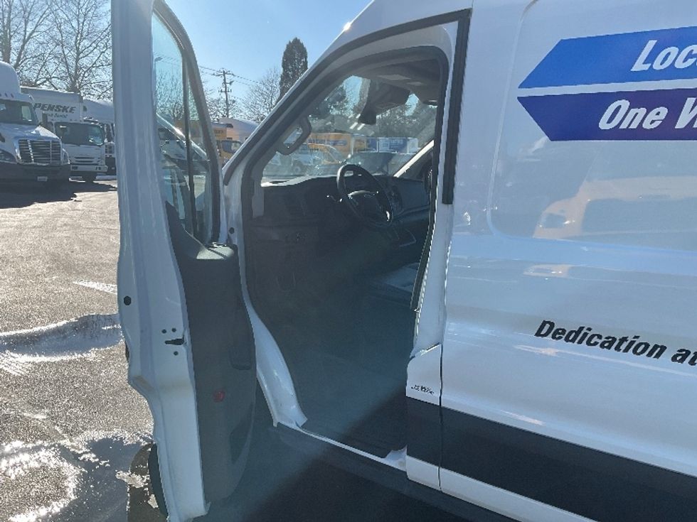 Cargo Van (Panel Van)-Light and Medium Duty Trucks-Ford-2022-Transit 250-New Castle-DE-100,340\n\t\tmiles-$ 40,000 - Image 15