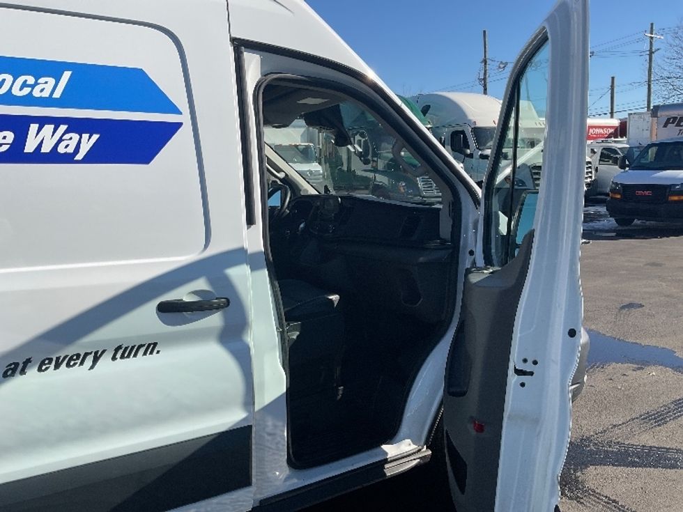 Cargo Van (Panel Van)-Light and Medium Duty Trucks-Ford-2022-Transit 250-New Castle-DE-100,340\n\t\tmiles-$ 40,000 - Image 19