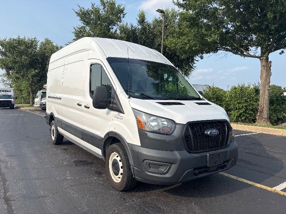 Cargo Van (Panel Van)-Light and Medium Duty Trucks-Ford-2022-Transit 250-New Castle-DE-101,895\n\t\tmiles-$ 36,000 - Image 1