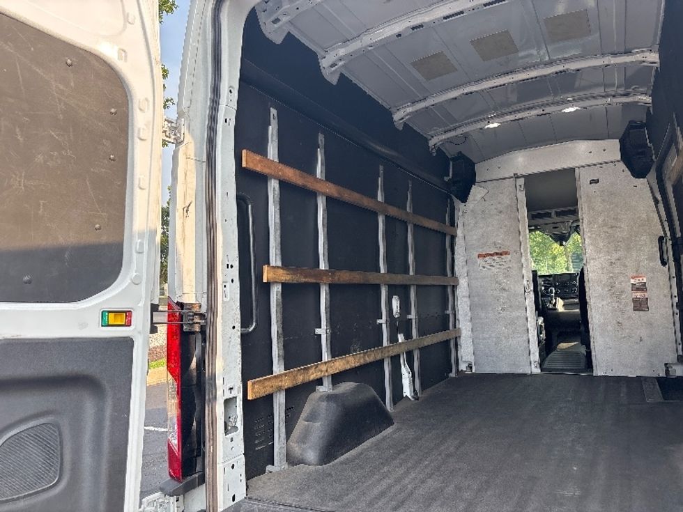 Cargo Van (Panel Van)-Light and Medium Duty Trucks-Ford-2022-Transit 250-New Castle-DE-101,895\n\t\tmiles-$ 36,000 - Image 10