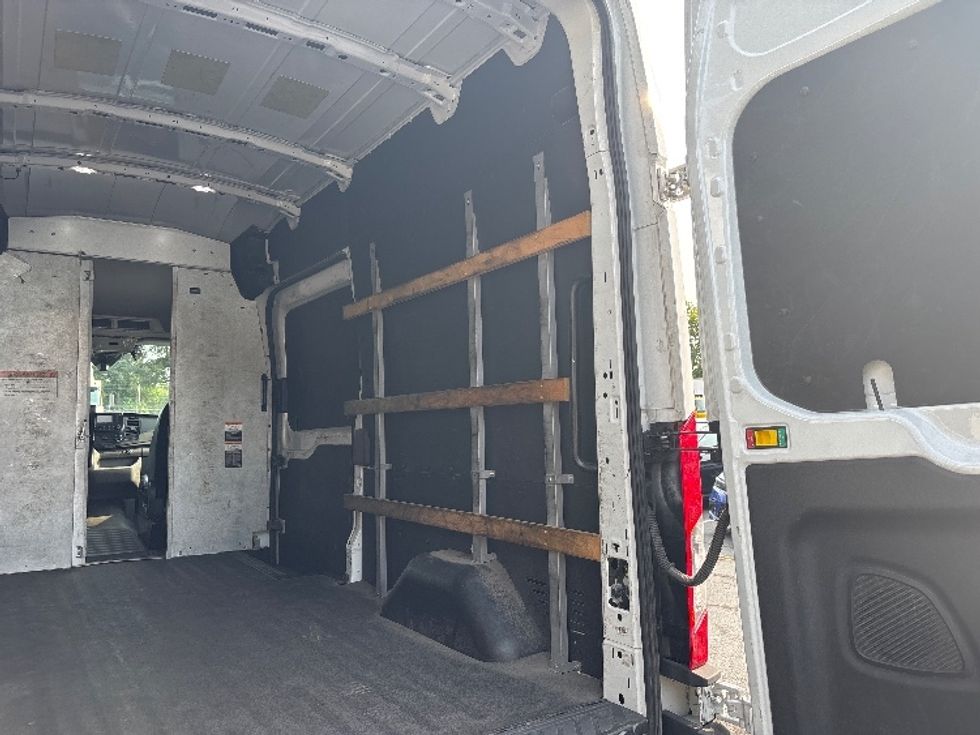 Cargo Van (Panel Van)-Light and Medium Duty Trucks-Ford-2022-Transit 250-New Castle-DE-101,895\n\t\tmiles-$ 36,000 - Image 11