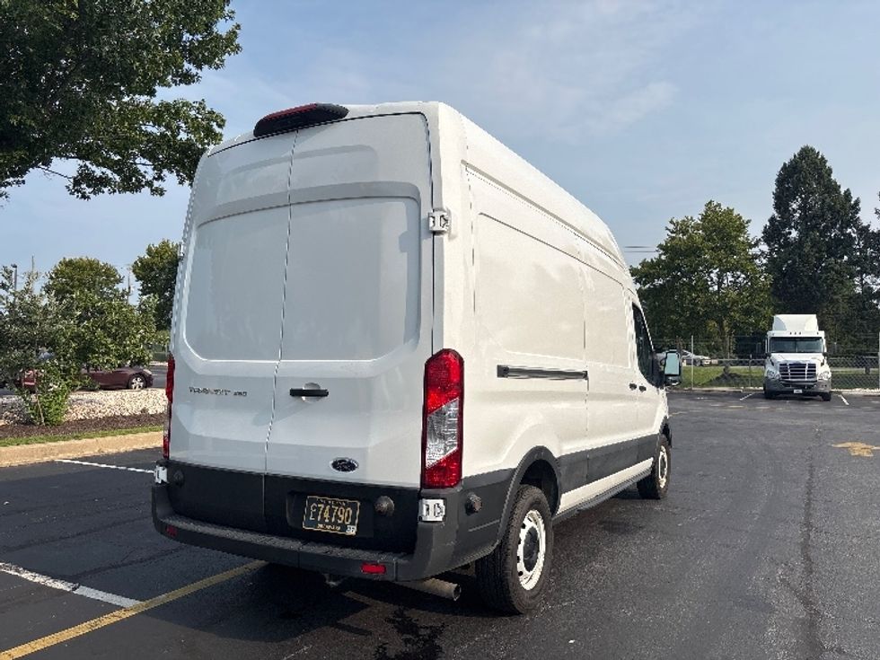 Cargo Van (Panel Van)-Light and Medium Duty Trucks-Ford-2022-Transit 250-New Castle-DE-101,895\n\t\tmiles-$ 36,000 - Image 12