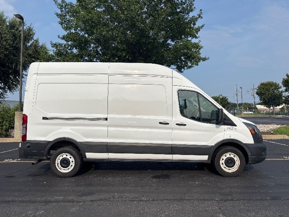 Cargo Van (Panel Van)-Light and Medium Duty Trucks-Ford-2022-Transit 250-New Castle-DE-101,895\n\t\tmiles-$ 36,000 - Image 14