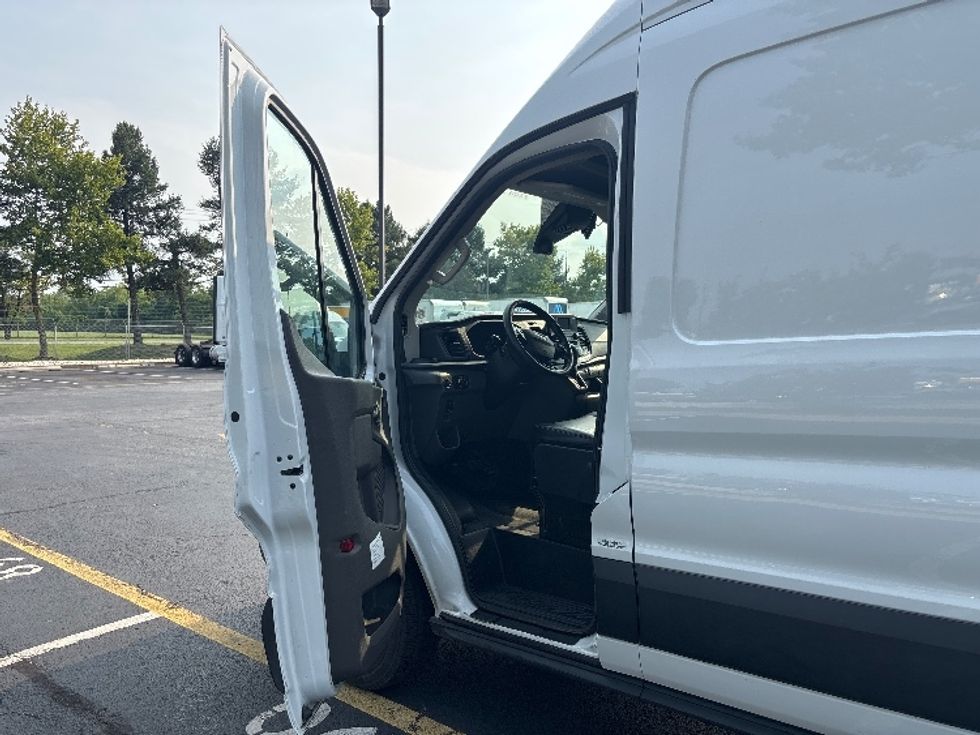 Cargo Van (Panel Van)-Light and Medium Duty Trucks-Ford-2022-Transit 250-New Castle-DE-101,895\n\t\tmiles-$ 36,000 - Image 15
