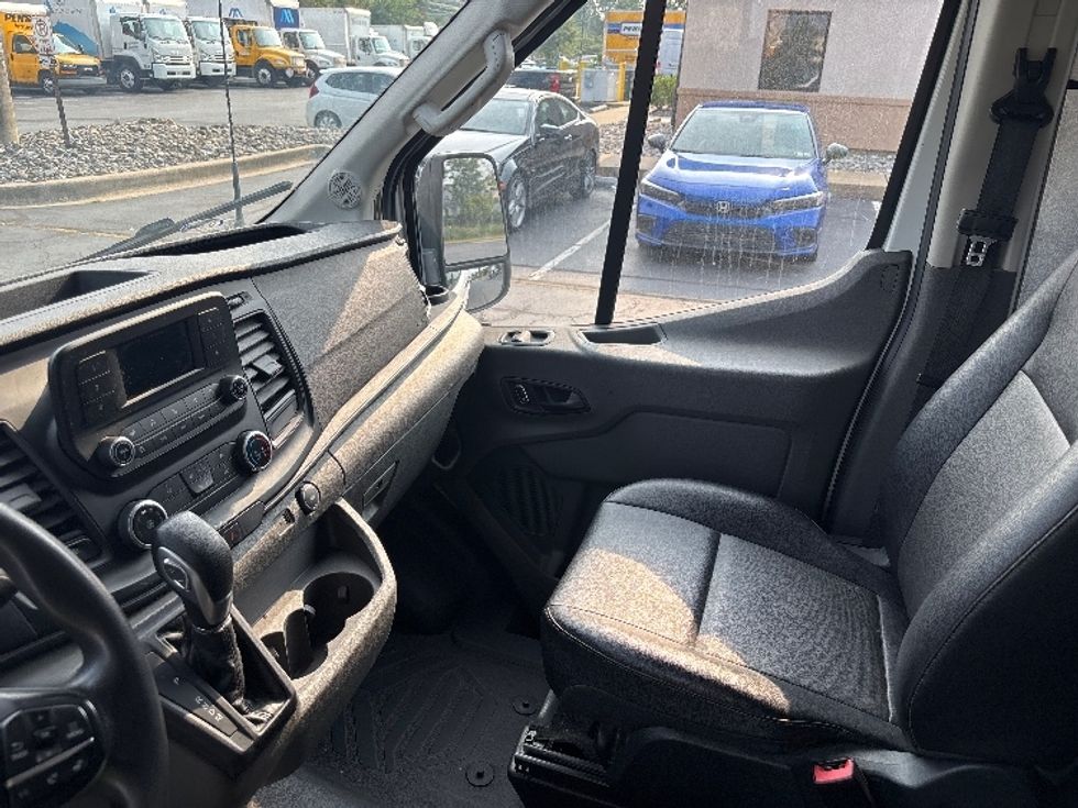 Cargo Van (Panel Van)-Light and Medium Duty Trucks-Ford-2022-Transit 250-New Castle-DE-101,895\n\t\tmiles-$ 36,000 - Image 18