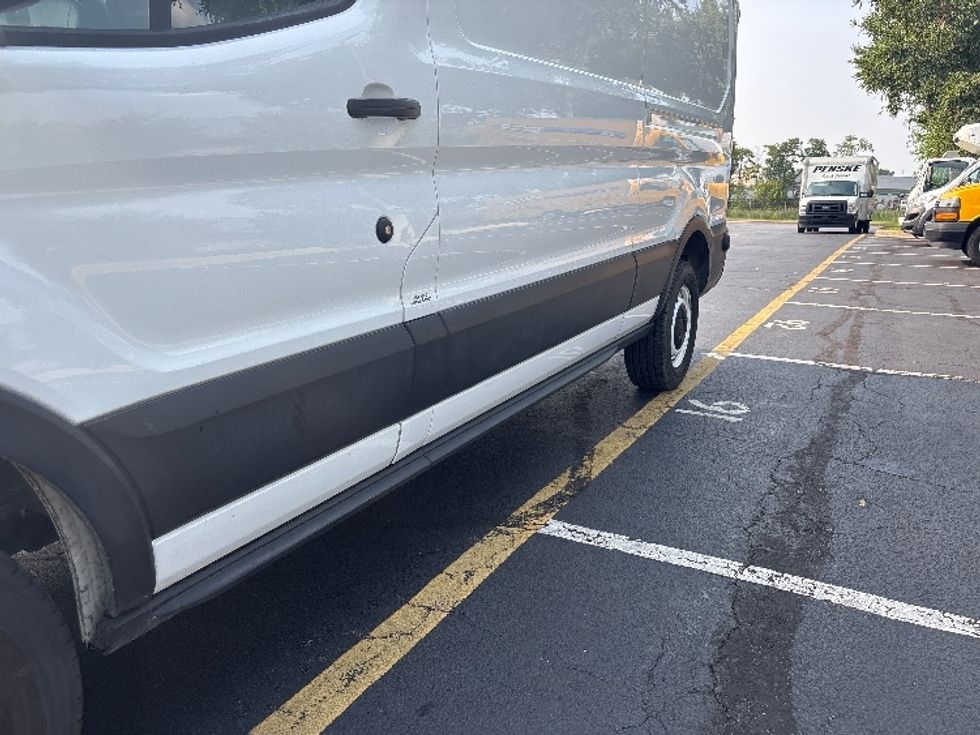 Cargo Van (Panel Van)-Light and Medium Duty Trucks-Ford-2022-Transit 250-New Castle-DE-101,895\n\t\tmiles-$ 36,000 - Image 5