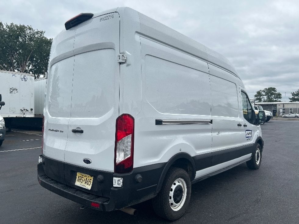 Cargo Van (Panel Van)-Light and Medium Duty Trucks-Ford-2022-Transit 250-New Castle-DE-95,962\n\t\tmiles-$ 34,000 - Image 13