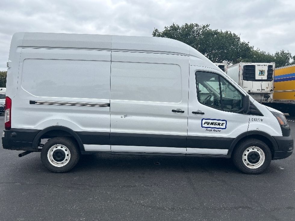 Cargo Van (Panel Van)-Light and Medium Duty Trucks-Ford-2022-Transit 250-New Castle-DE-95,962\n\t\tmiles-$ 34,000 - Image 14