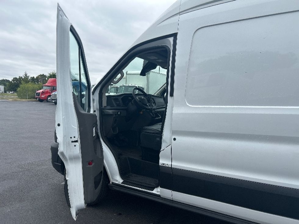 Cargo Van (Panel Van)-Light and Medium Duty Trucks-Ford-2022-Transit 250-New Castle-DE-95,962\n\t\tmiles-$ 34,000 - Image 16