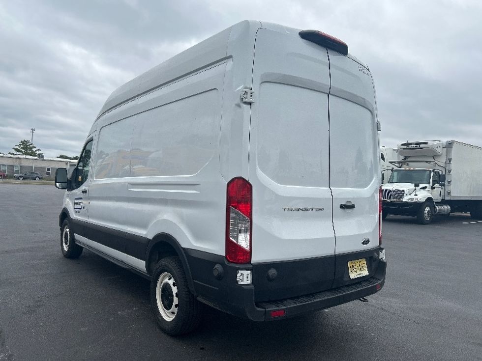 Cargo Van (Panel Van)-Light and Medium Duty Trucks-Ford-2022-Transit 250-New Castle-DE-95,962\n\t\tmiles-$ 34,000 - Image 6