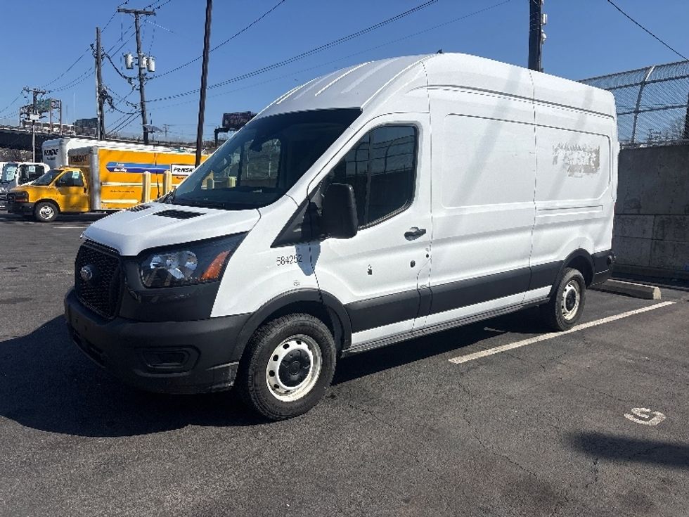 Cargo Van (Panel Van)-Light and Medium Duty Trucks-Ford-2022-Transit 250-North Bergen-NJ-86,506\n\t\tmiles-$ 36,250 - Image 3