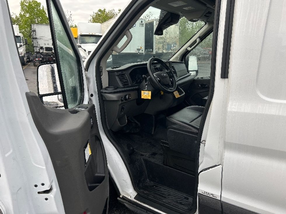 Cargo Van (Panel Van)-Light and Medium Duty Trucks-Ford-2022-Transit 250-Obetz-OH-77,305\n\t\tmiles-$ 37,000 - Image 16