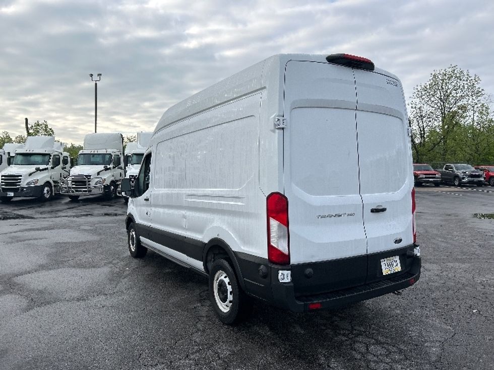Cargo Van (Panel Van)-Light and Medium Duty Trucks-Ford-2022-Transit 250-Obetz-OH-77,305\n\t\tmiles-$ 37,000 - Image 6