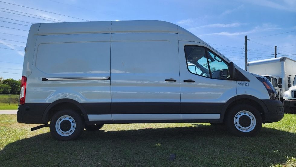 Cargo Van (Panel Van)-Light and Medium Duty Trucks-Ford-2022-Transit 250-Ocala-FL-104,115\n\t\tmiles-$ 34,750 - Image 15