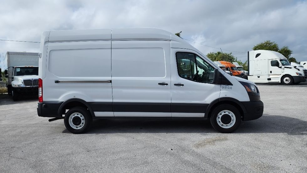 Cargo Van (Panel Van)-Light and Medium Duty Trucks-Ford-2022-Transit 250-Ocala-FL-106,189\n\t\tmiles-$ 33,500 - Image 15