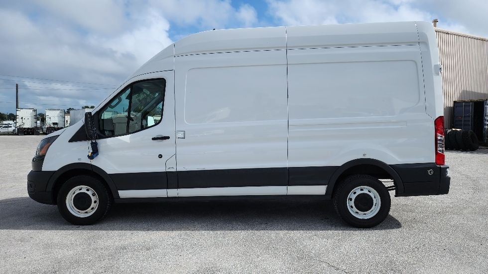 Cargo Van (Panel Van)-Light and Medium Duty Trucks-Ford-2022-Transit 250-Ocala-FL-106,189\n\t\tmiles-$ 33,500 - Image 4