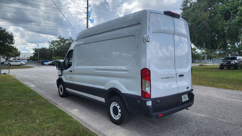 Cargo Van (Panel Van)-Light and Medium Duty Trucks-Ford-2022-Transit 250-Ocala-FL-106,189\n\t\tmiles-$ 33,500 - Image 6