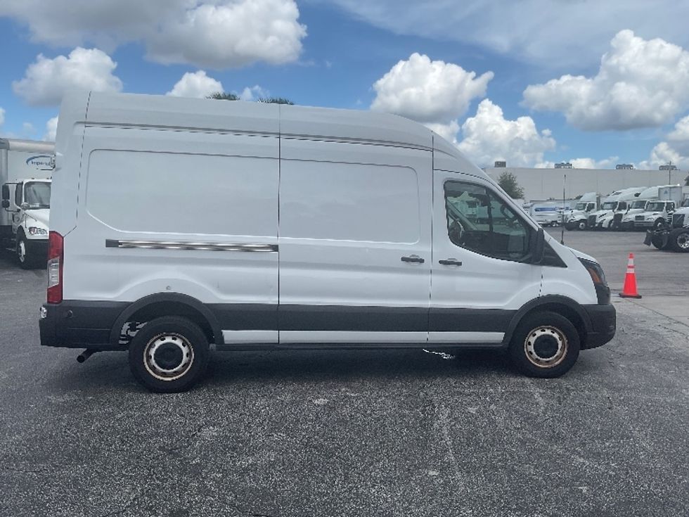 Cargo Van (Panel Van)-Light and Medium Duty Trucks-Ford-2022-Transit 250-Ocala-FL-77,845\n\t\tmiles-$ 37,000 - Image 14