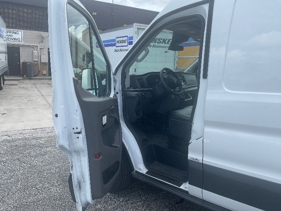 Cargo Van (Panel Van)-Light and Medium Duty Trucks-Ford-2022-Transit 250-Ocala-FL-77,845\n\t\tmiles-$ 37,000 - Image 15